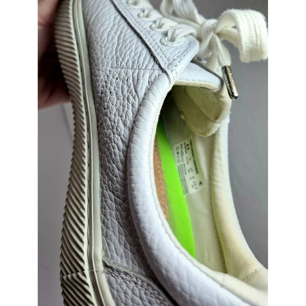 Cariuma OCA Low White Pebbled Leather Sneakers - Sustainable Comfort W6.5- M5